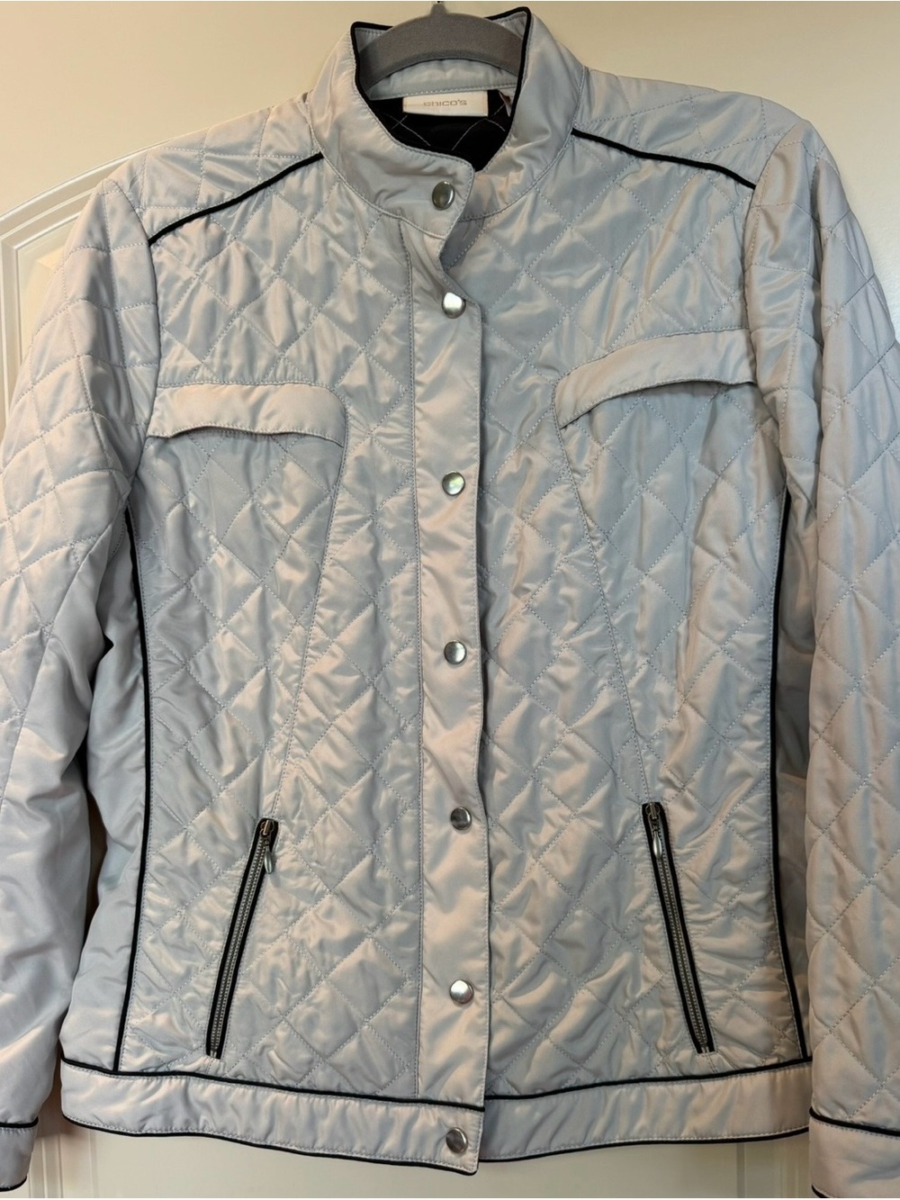 Chico's Light Gray Quilted Bomber Puffer Jacket,Black Piping Mature Grandma EUC